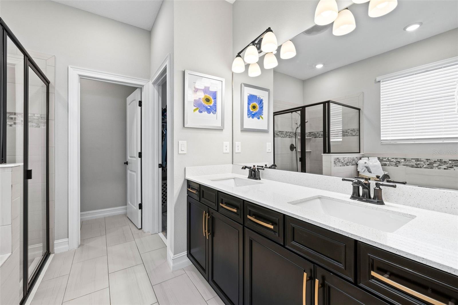 Listing photo id 17 for 34266 Radley Way