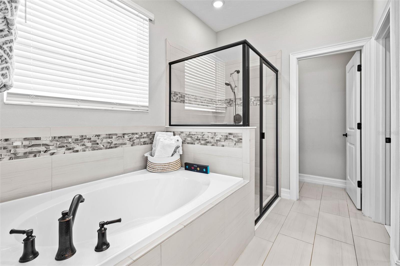 Listing photo id 18 for 34266 Radley Way