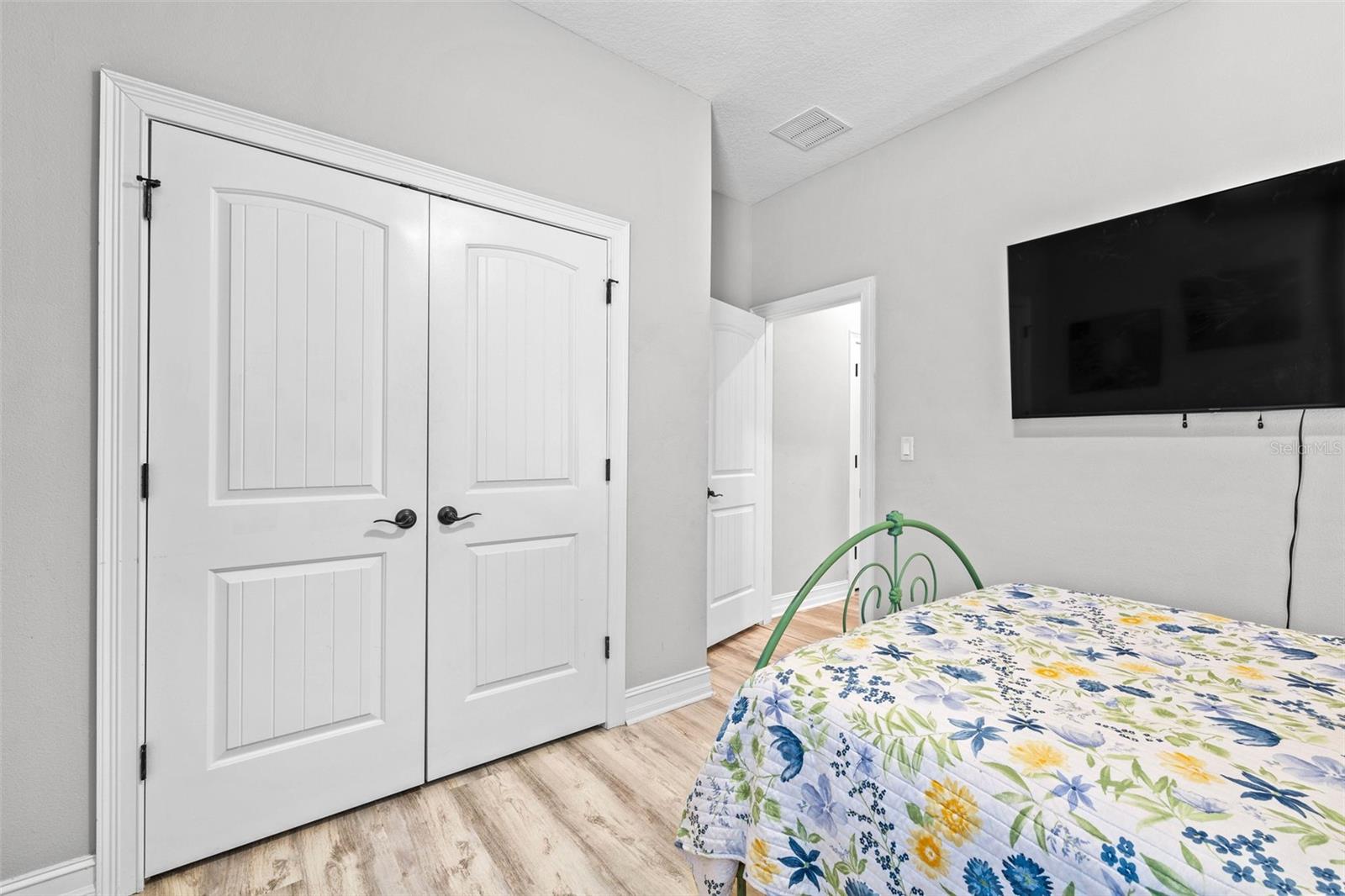 Listing photo id 21 for 34266 Radley Way