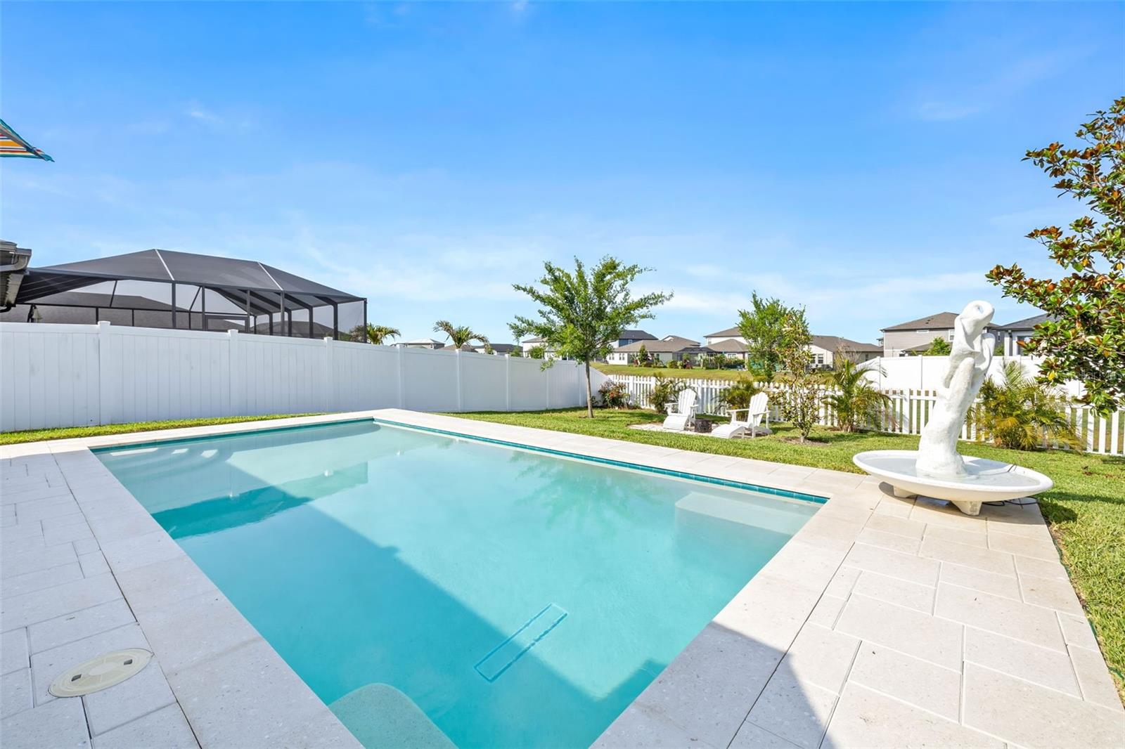 Listing photo id 33 for 34266 Radley Way