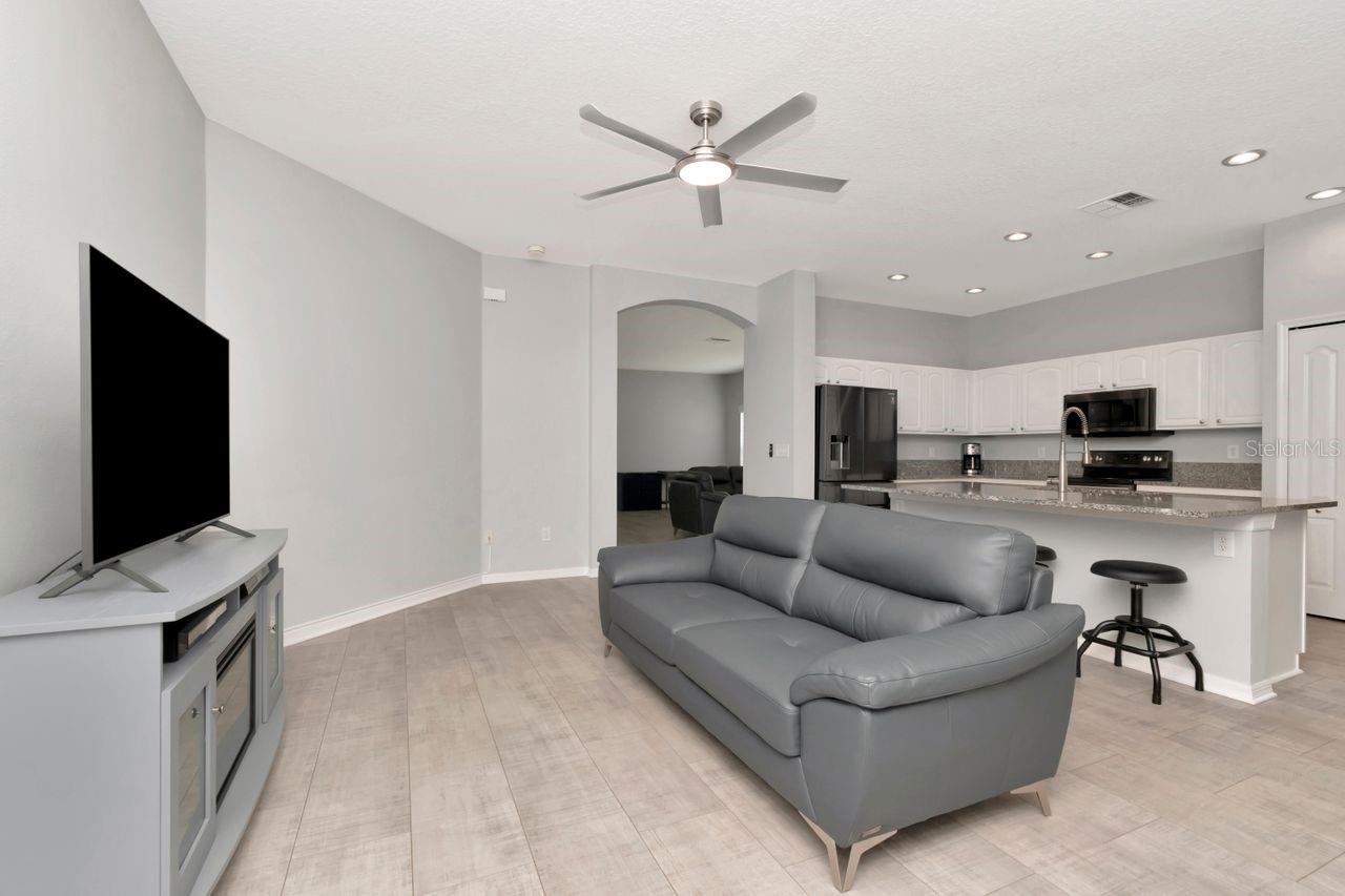 Image 17 of 26 For 2823 Banyan Hill Lane