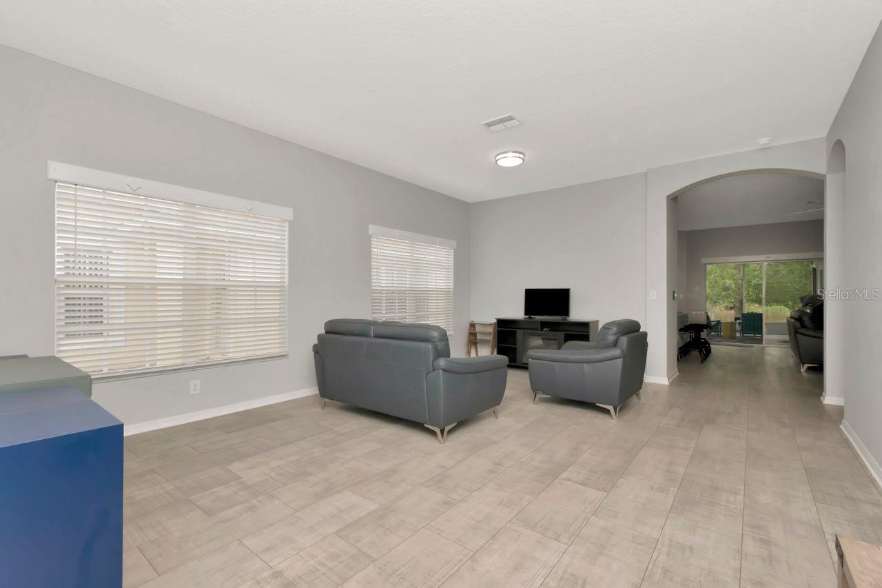Image 4 of 26 For 2823 Banyan Hill Lane