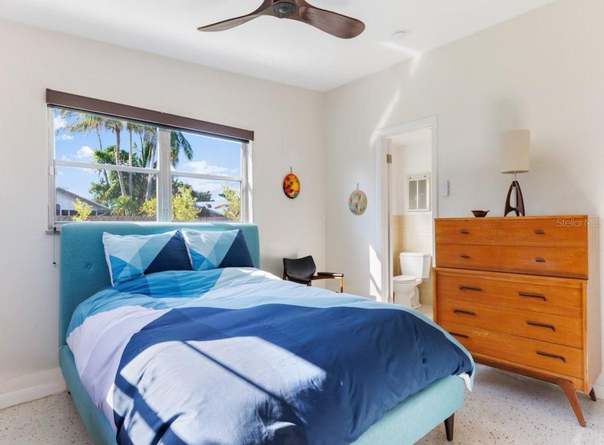 Listing photo id 10 for 403 21st Place Se