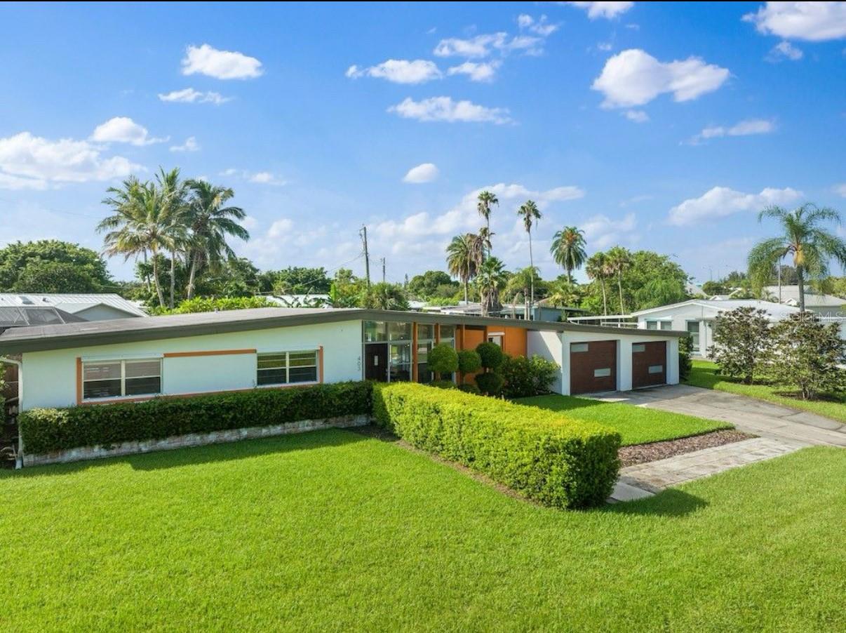 Listing photo id 0 for 403 21st Place Se