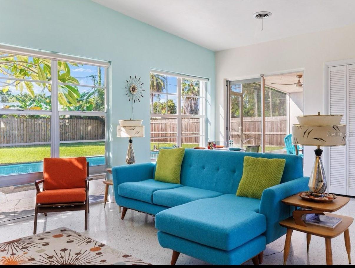 Listing photo id 1 for 403 21st Place Se