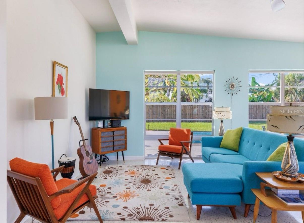 Listing photo id 2 for 403 21st Place Se
