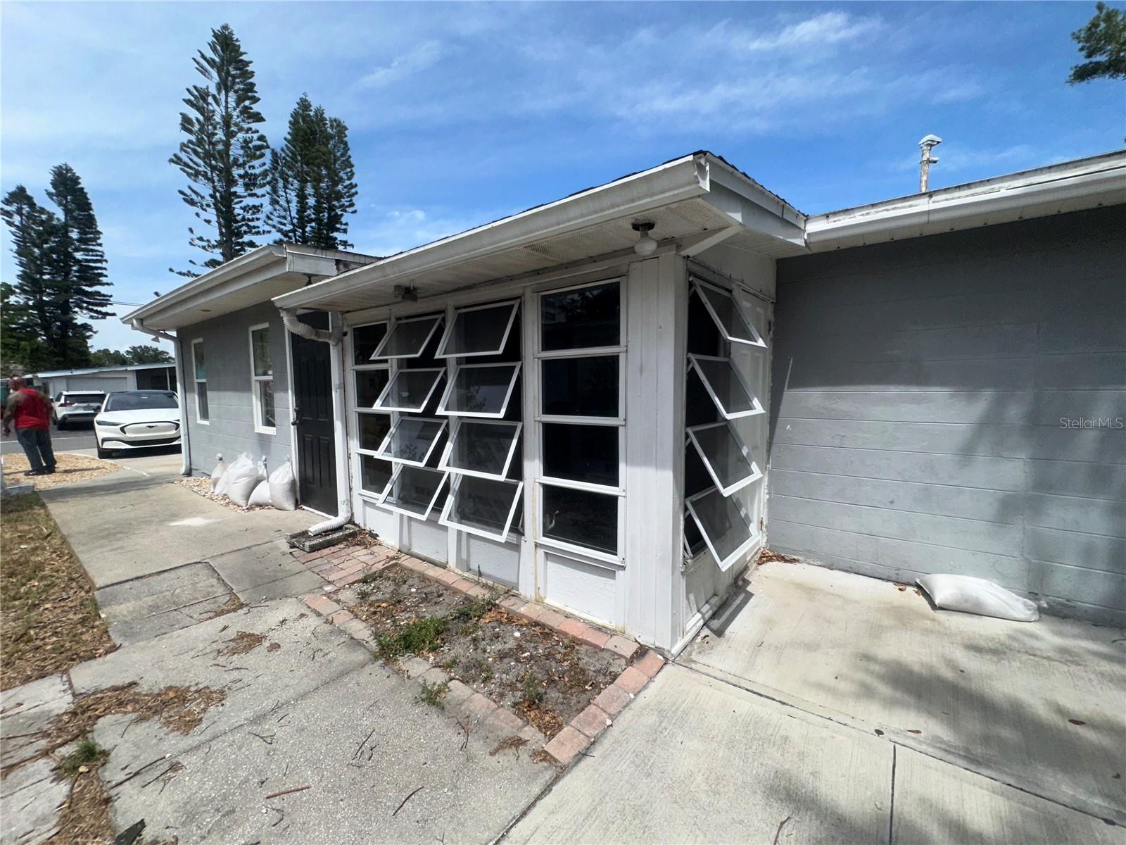 Image 20 of 25 For 6710 Hibiscus Avenue S