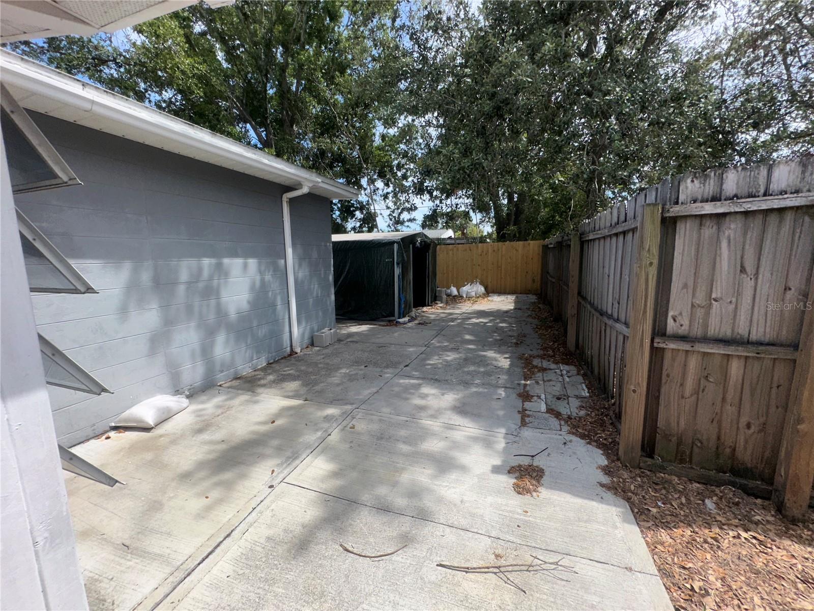 Image 21 of 25 For 6710 Hibiscus Avenue S