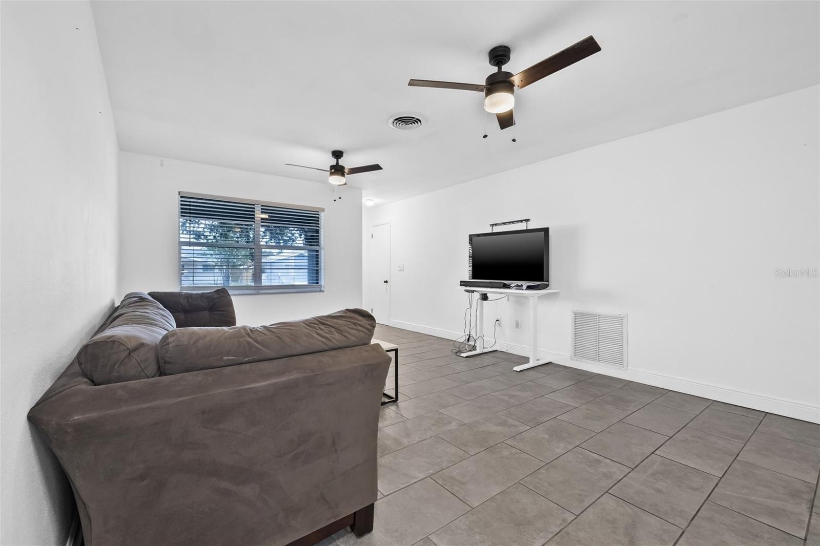 Image 8 of 24 For 5734 20th Avenue N