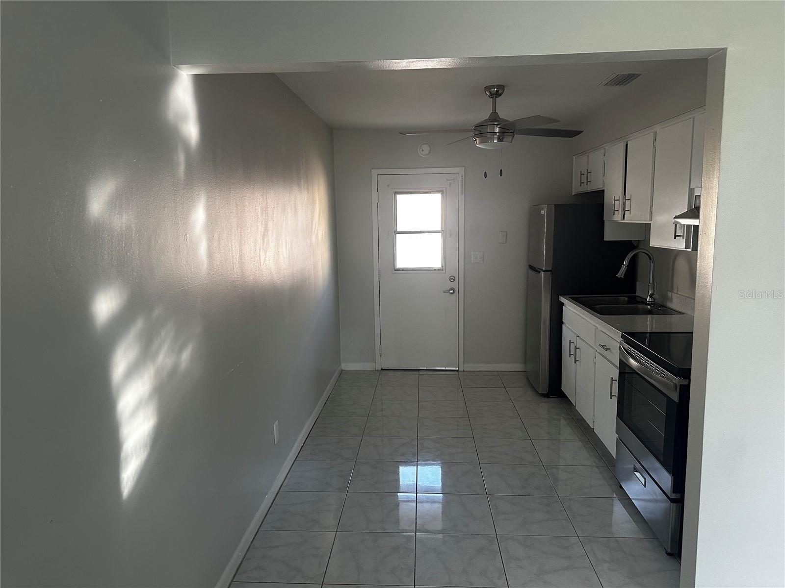 Listing photo id 9 for 5141 72nd Avenue N