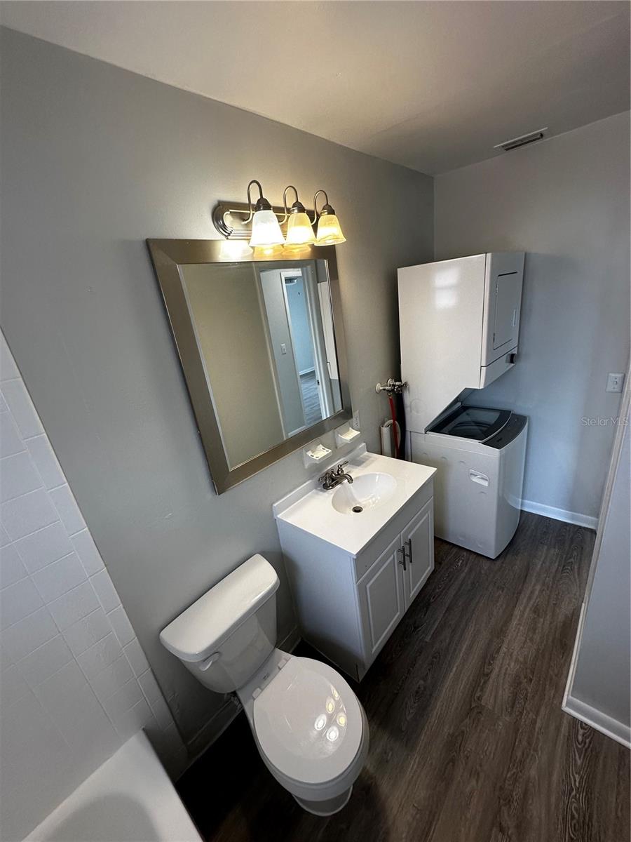 Listing photo id 10 for 5141 72nd Avenue N