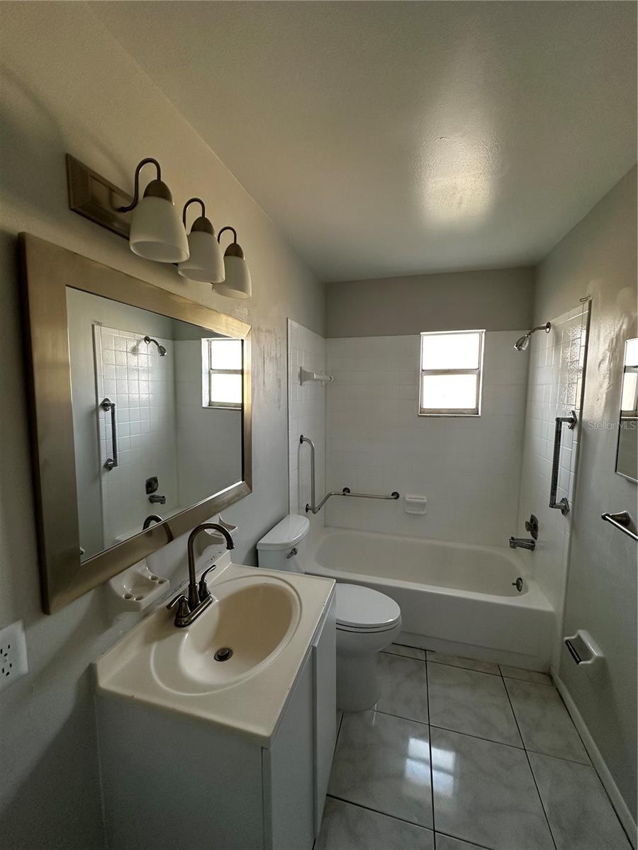 Listing photo id 11 for 5141 72nd Avenue N