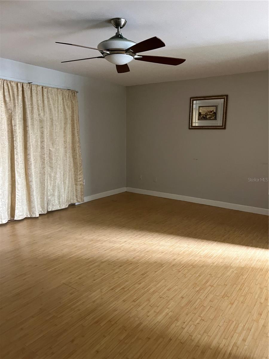 Image 3 of 11 For 7210 Manhattan Avenue 1311