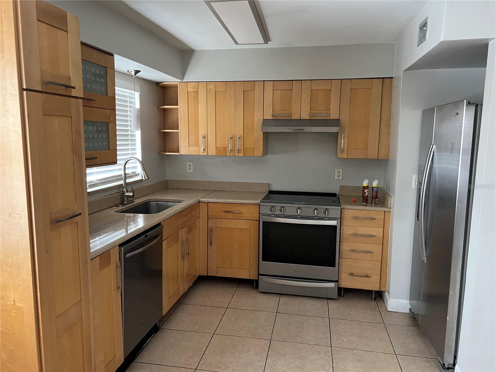 Image 7 of 11 For 7210 Manhattan Avenue 1311