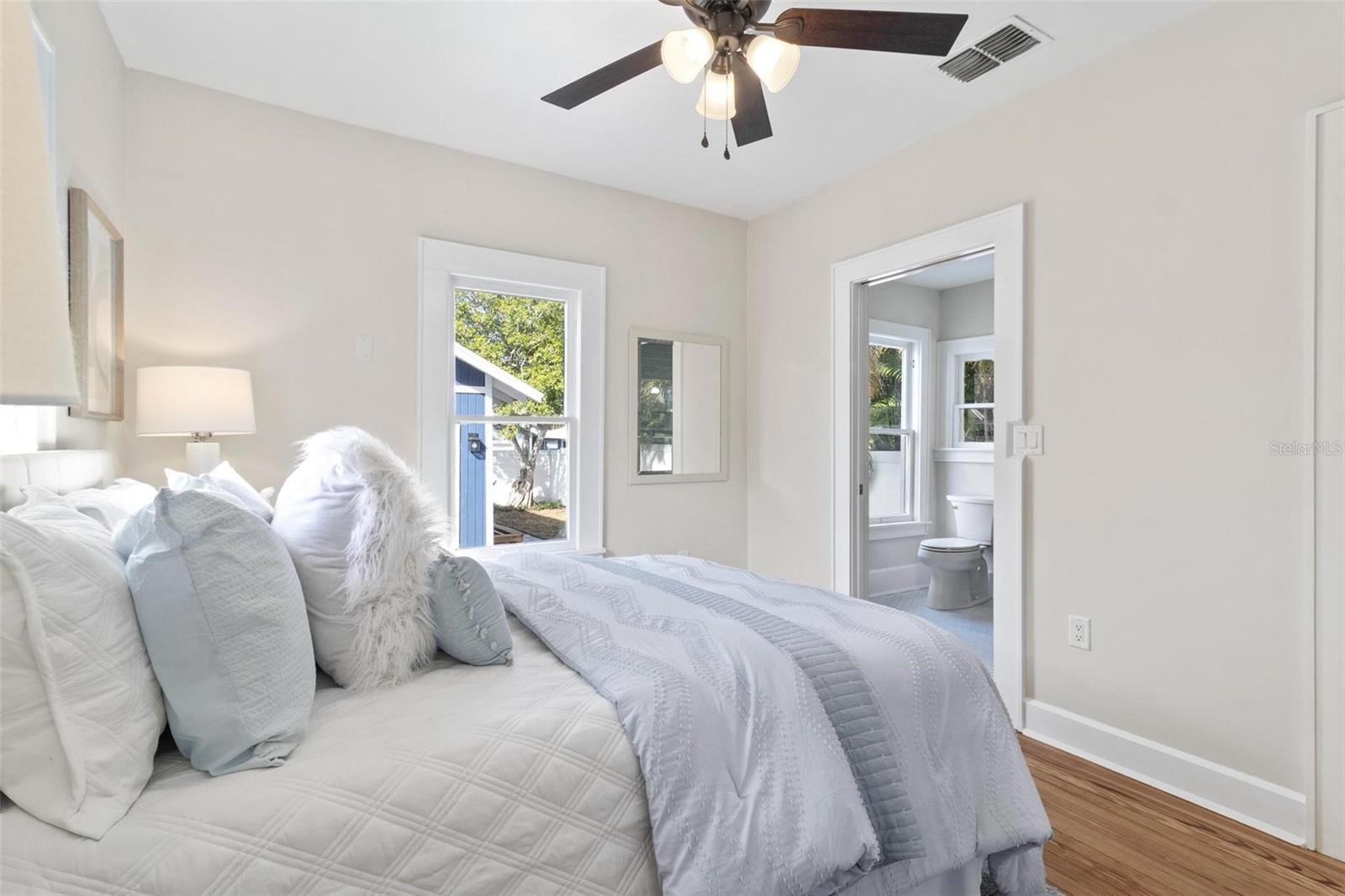 Image 18 of 28 For 235 11th Avenue Ne