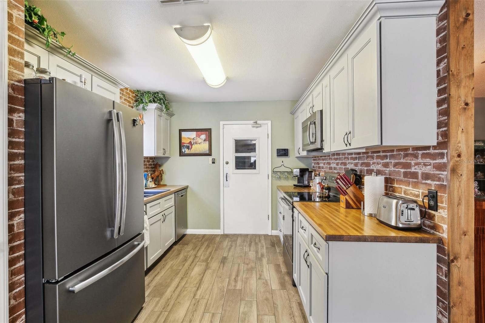 Image 11 of 32 For 11849 Cedarfield Drive