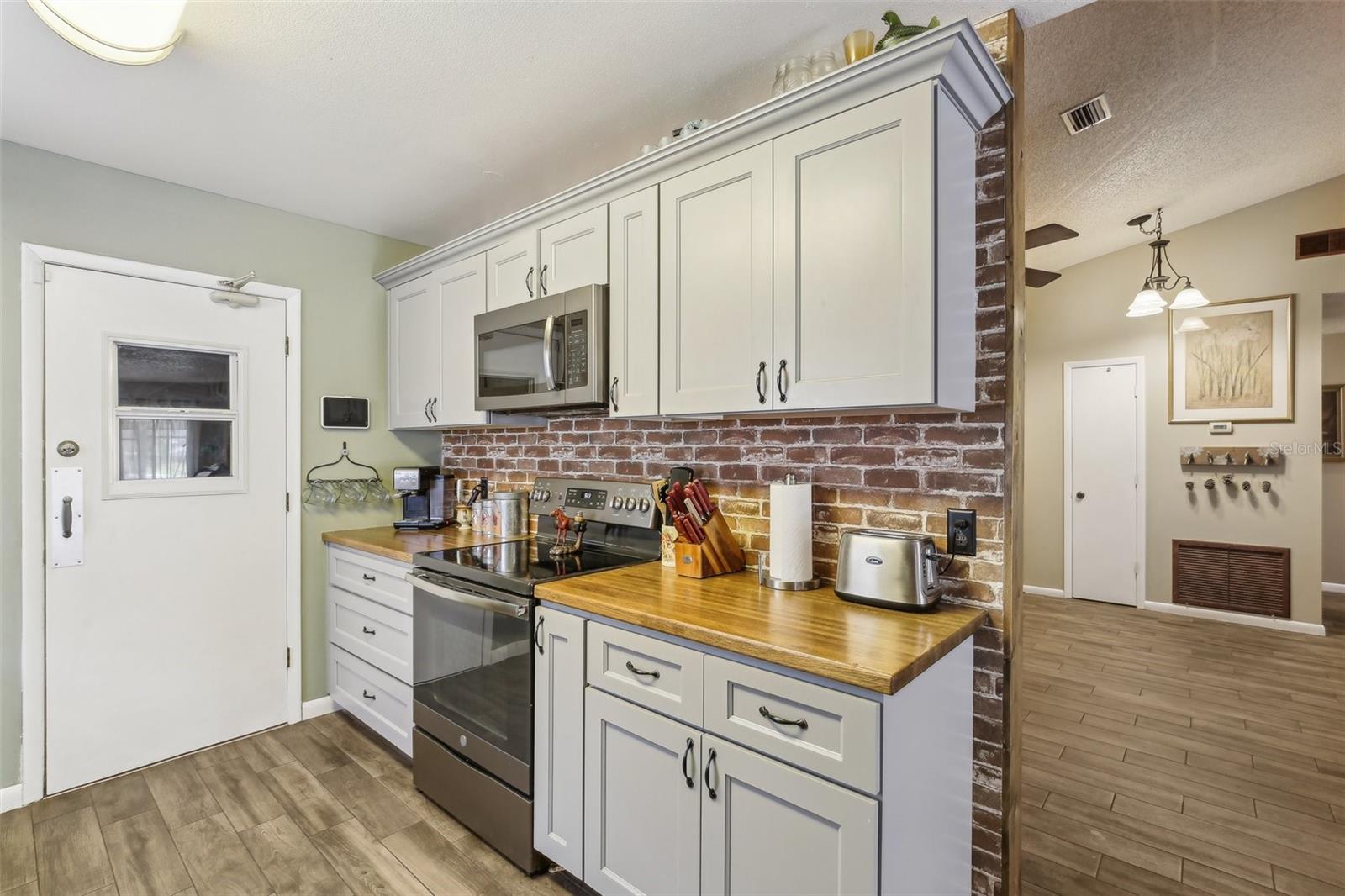 Image 12 of 32 For 11849 Cedarfield Drive