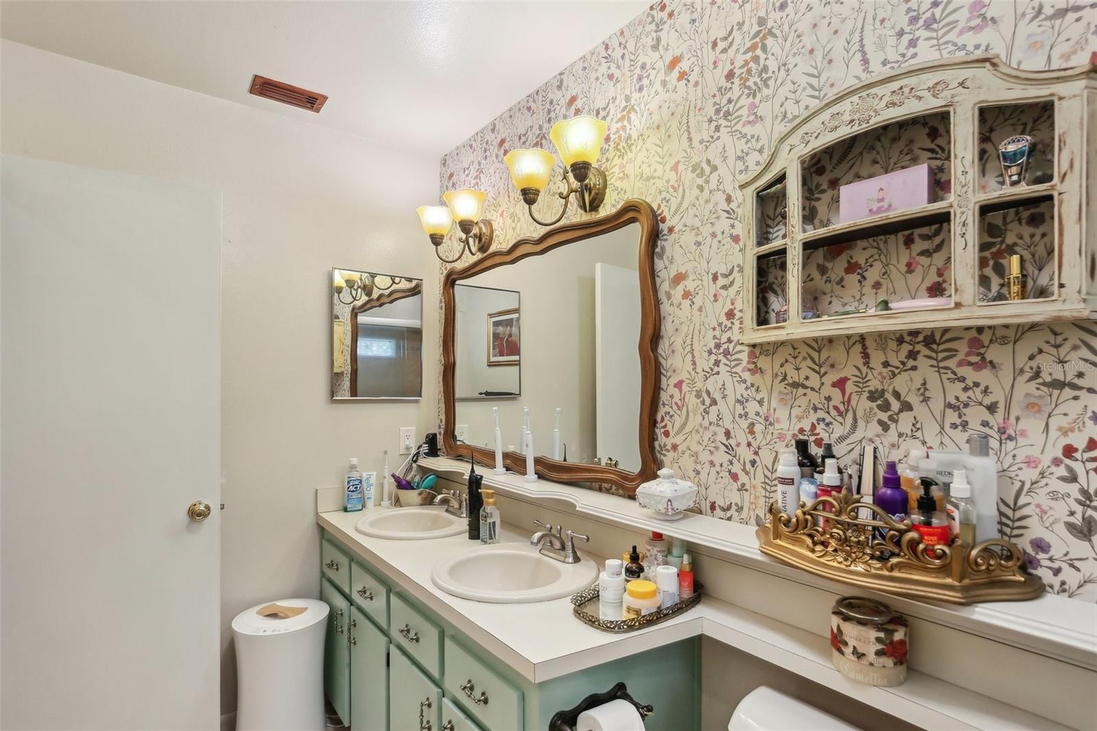 Image 16 of 32 For 11849 Cedarfield Drive