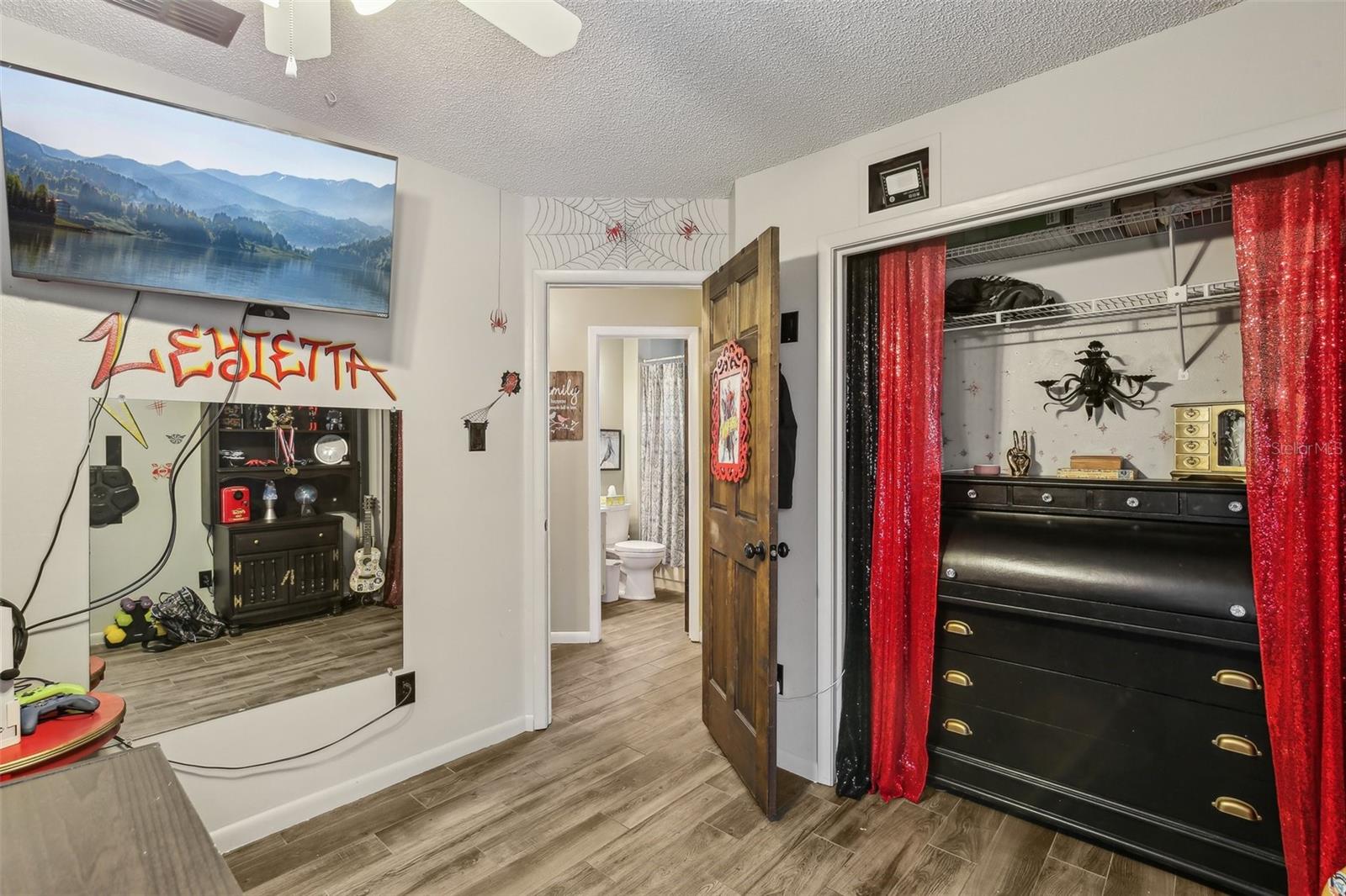 Image 22 of 32 For 11849 Cedarfield Drive