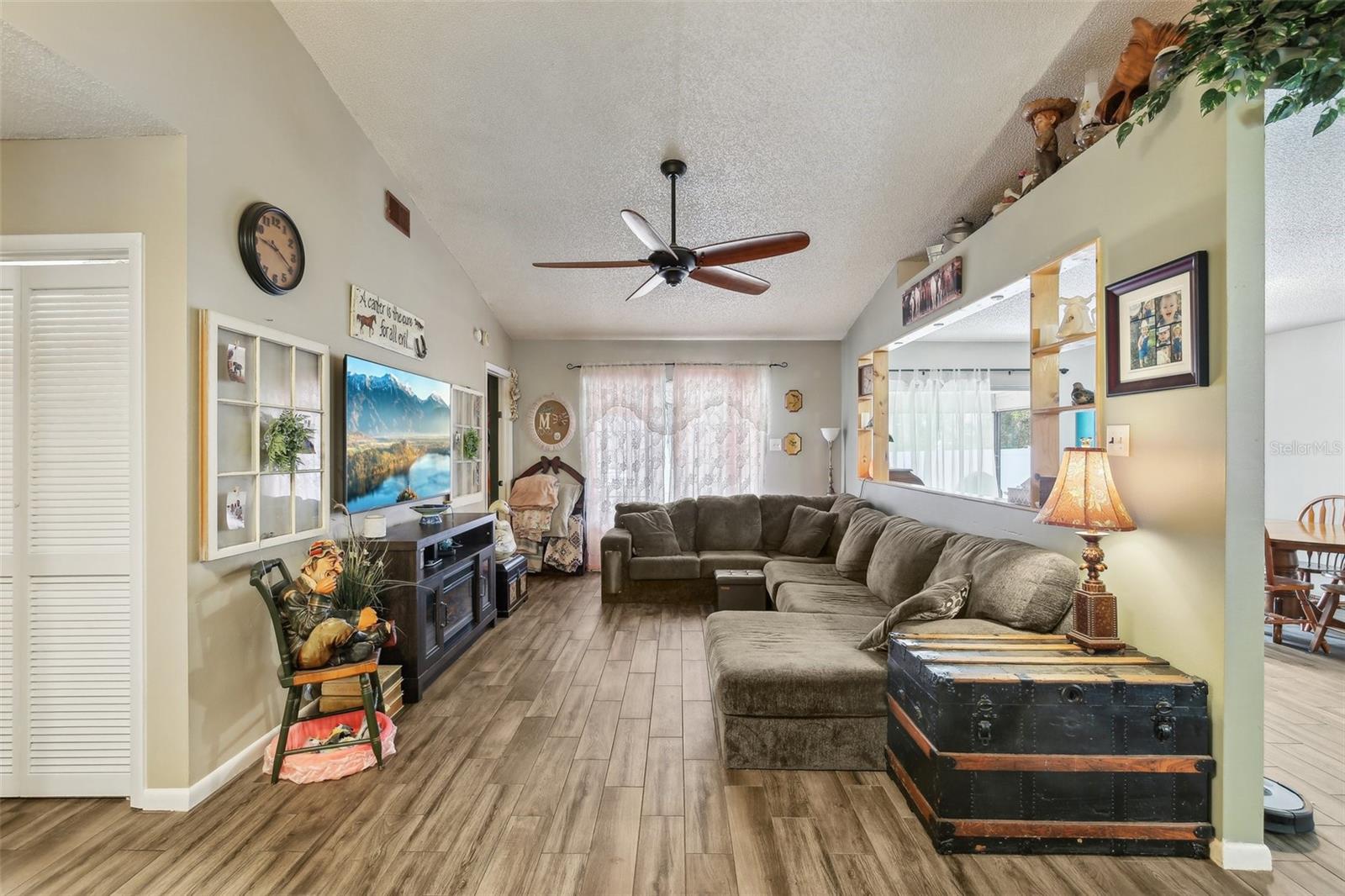 Image 4 of 32 For 11849 Cedarfield Drive