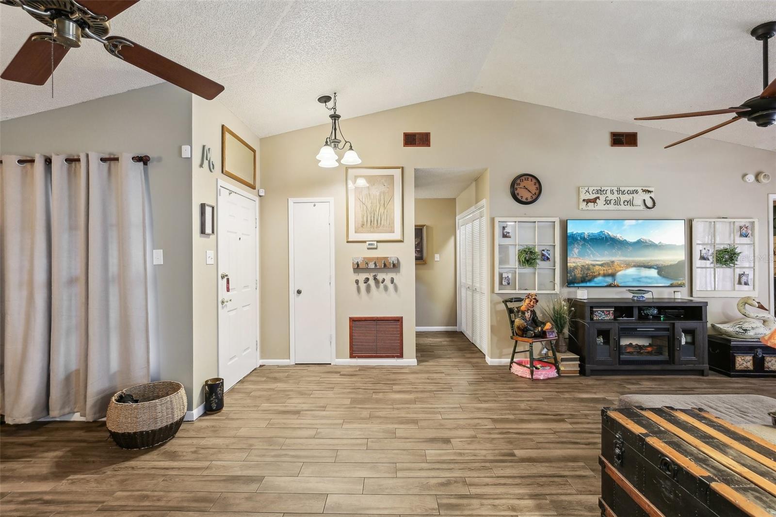 Image 8 of 32 For 11849 Cedarfield Drive