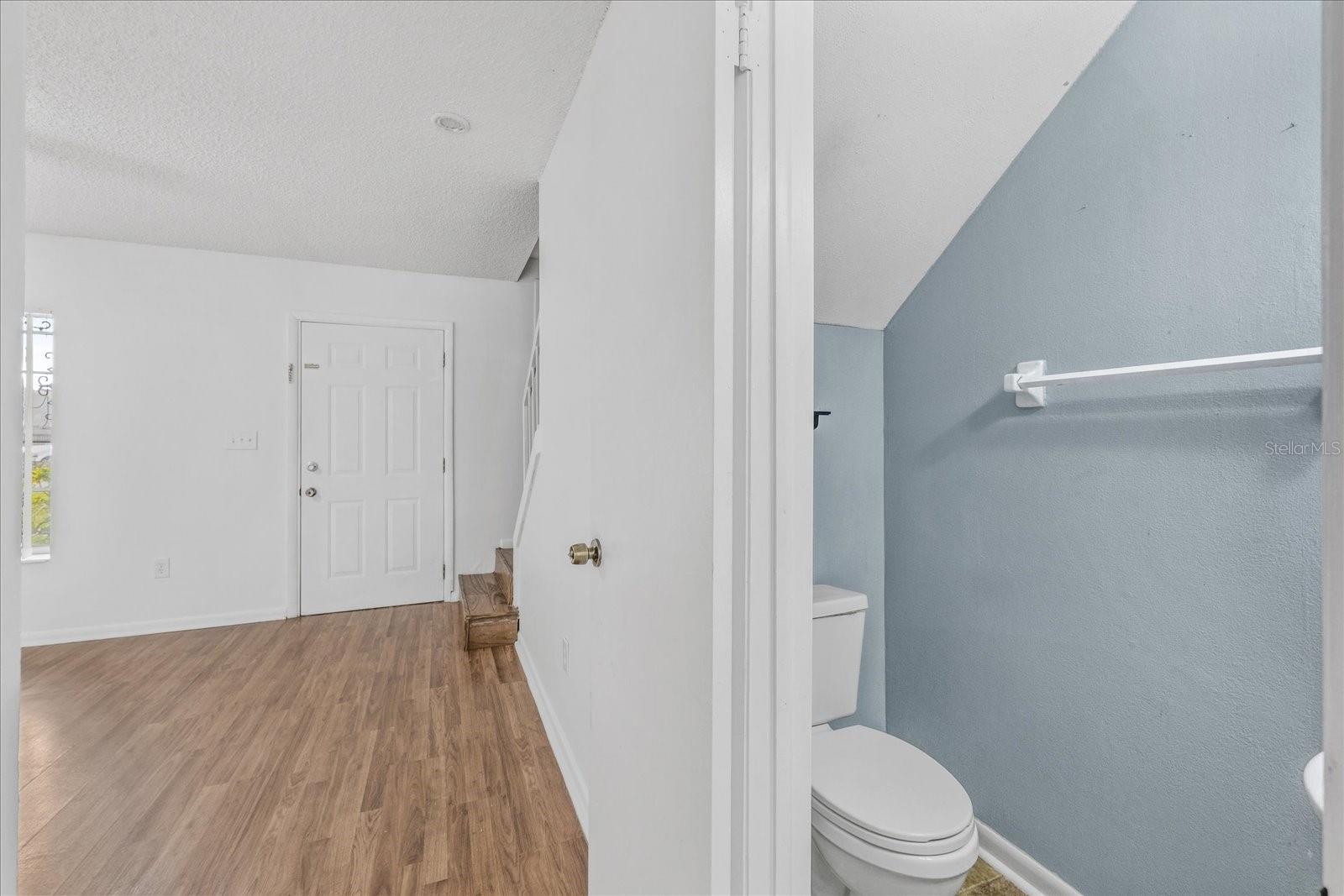 Image 6 of 17 For 7627 Deleon Court