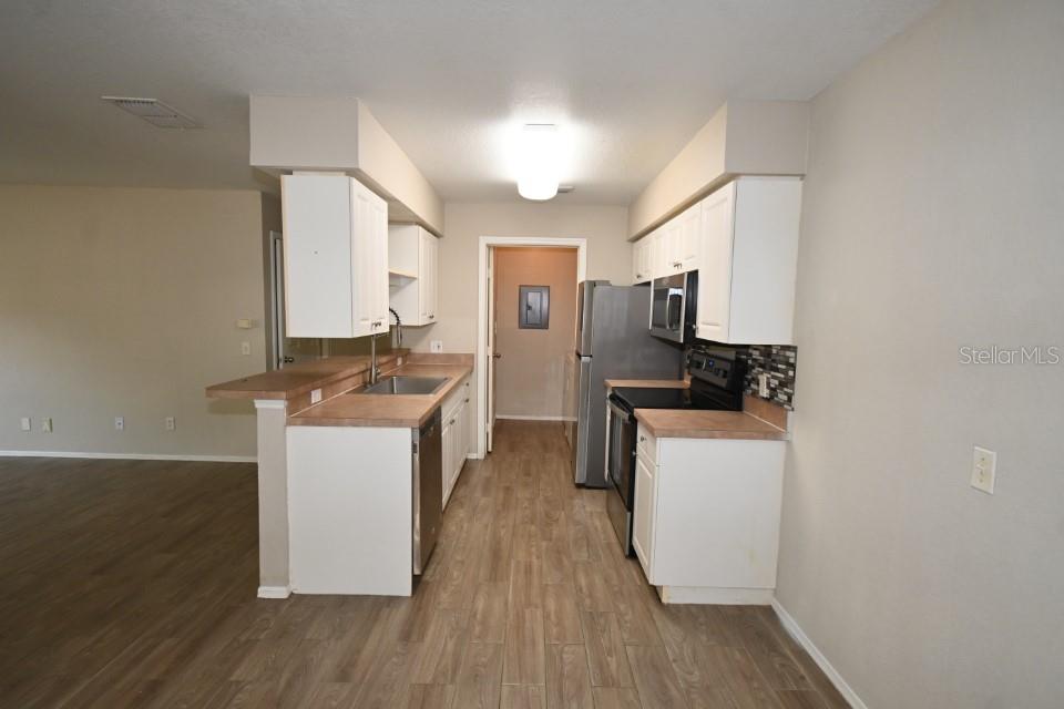 Image 10 of 43 For 5904 Willow Ridge Drive 104