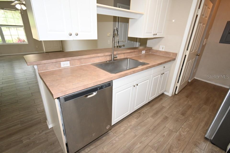 Image 11 of 43 For 5904 Willow Ridge Drive 104