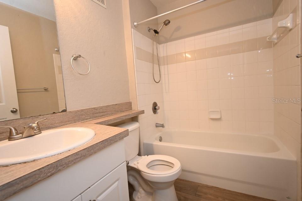 Image 18 of 43 For 5904 Willow Ridge Drive 104