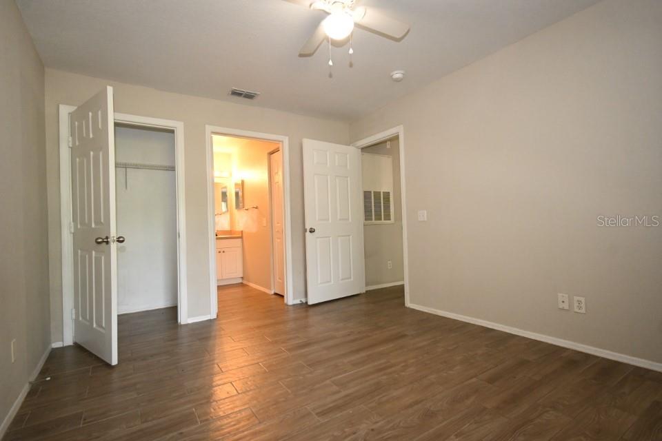 Image 21 of 43 For 5904 Willow Ridge Drive 104