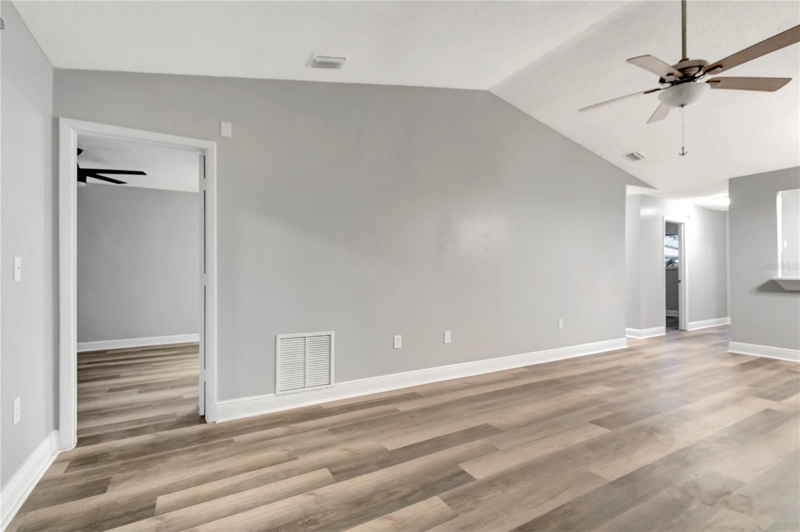 Image 7 of 31 For 2696 60th Avenue Terrace W 10