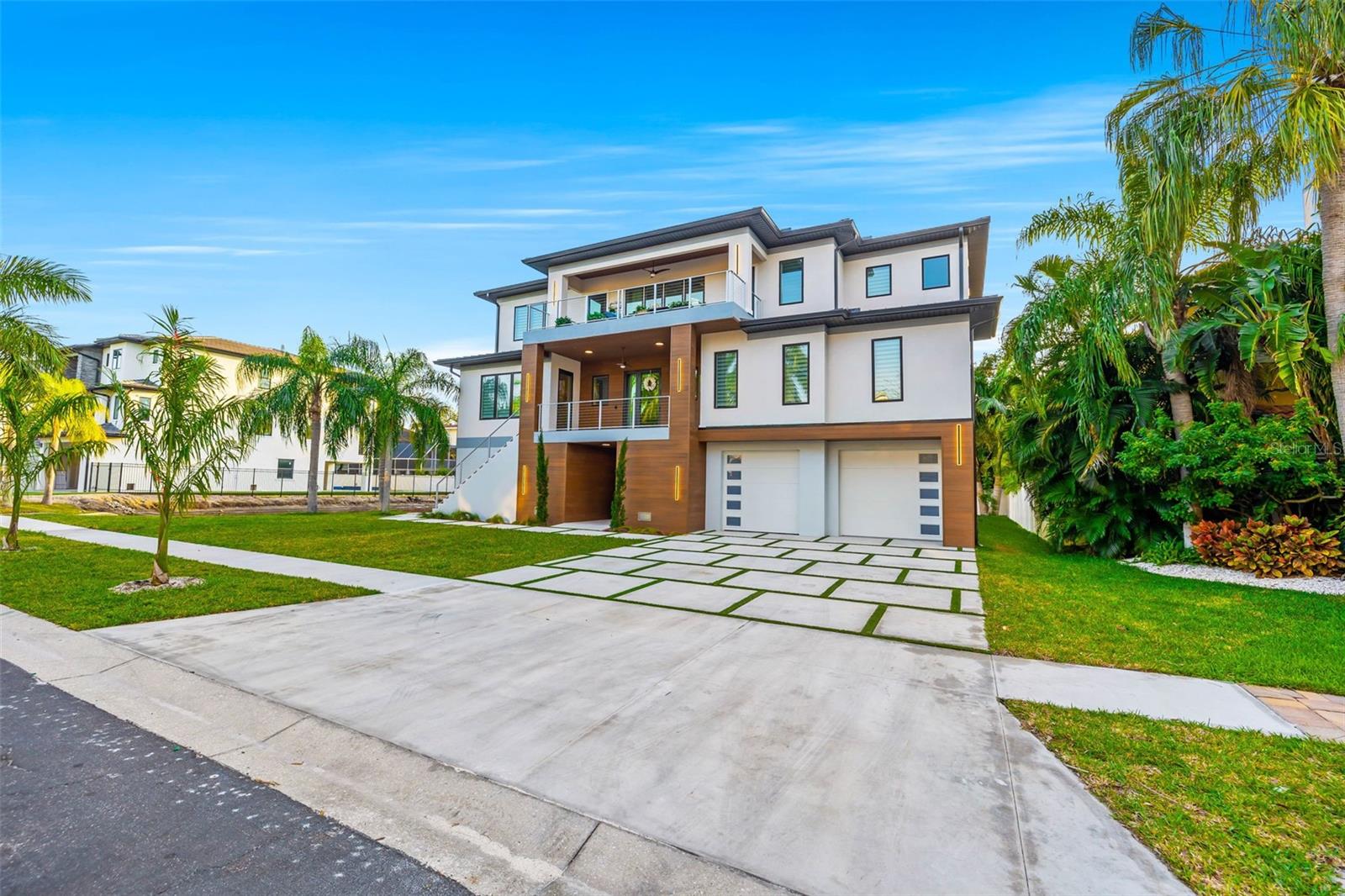 Image 10 of 93 For 5964 Bayview Circle S