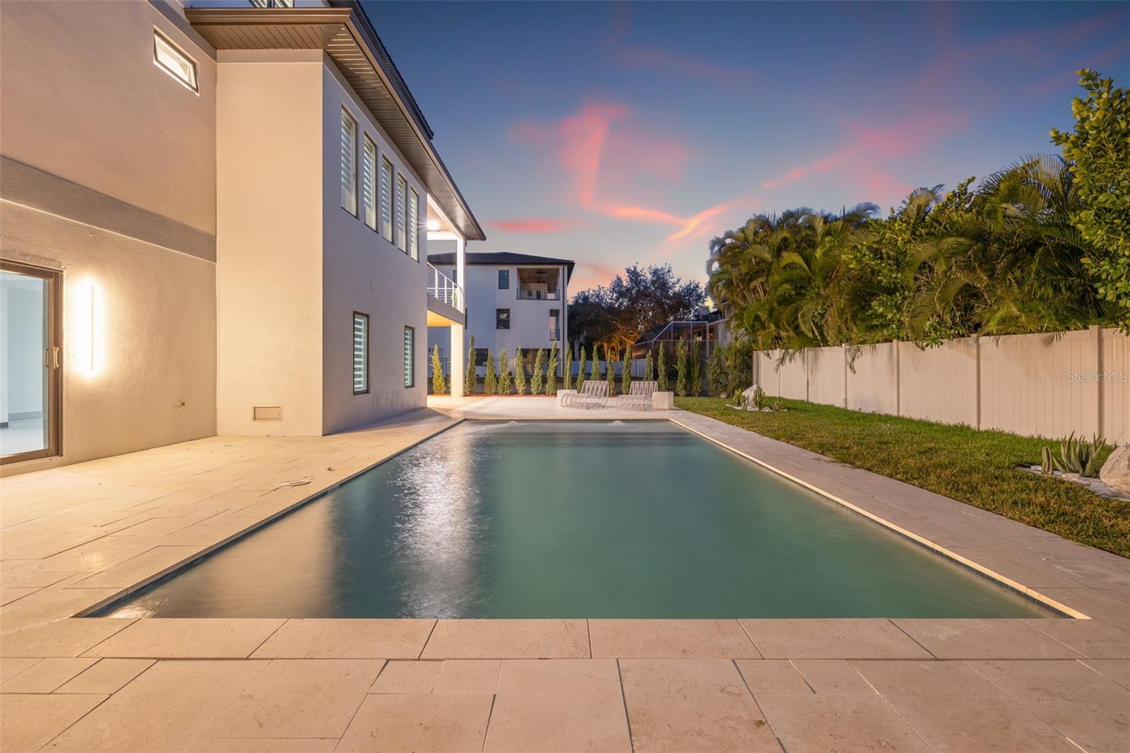 Image 3 of 93 For 5964 Bayview Circle S