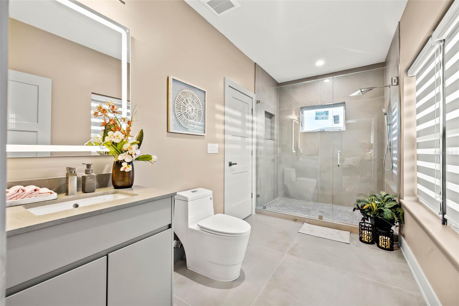 Image 48 of 93 For 5964 Bayview Circle S