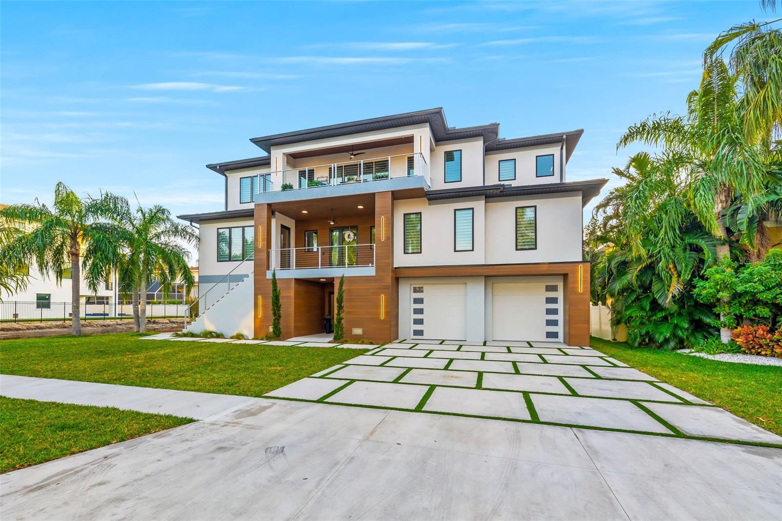 Image 6 of 93 For 5964 Bayview Circle S