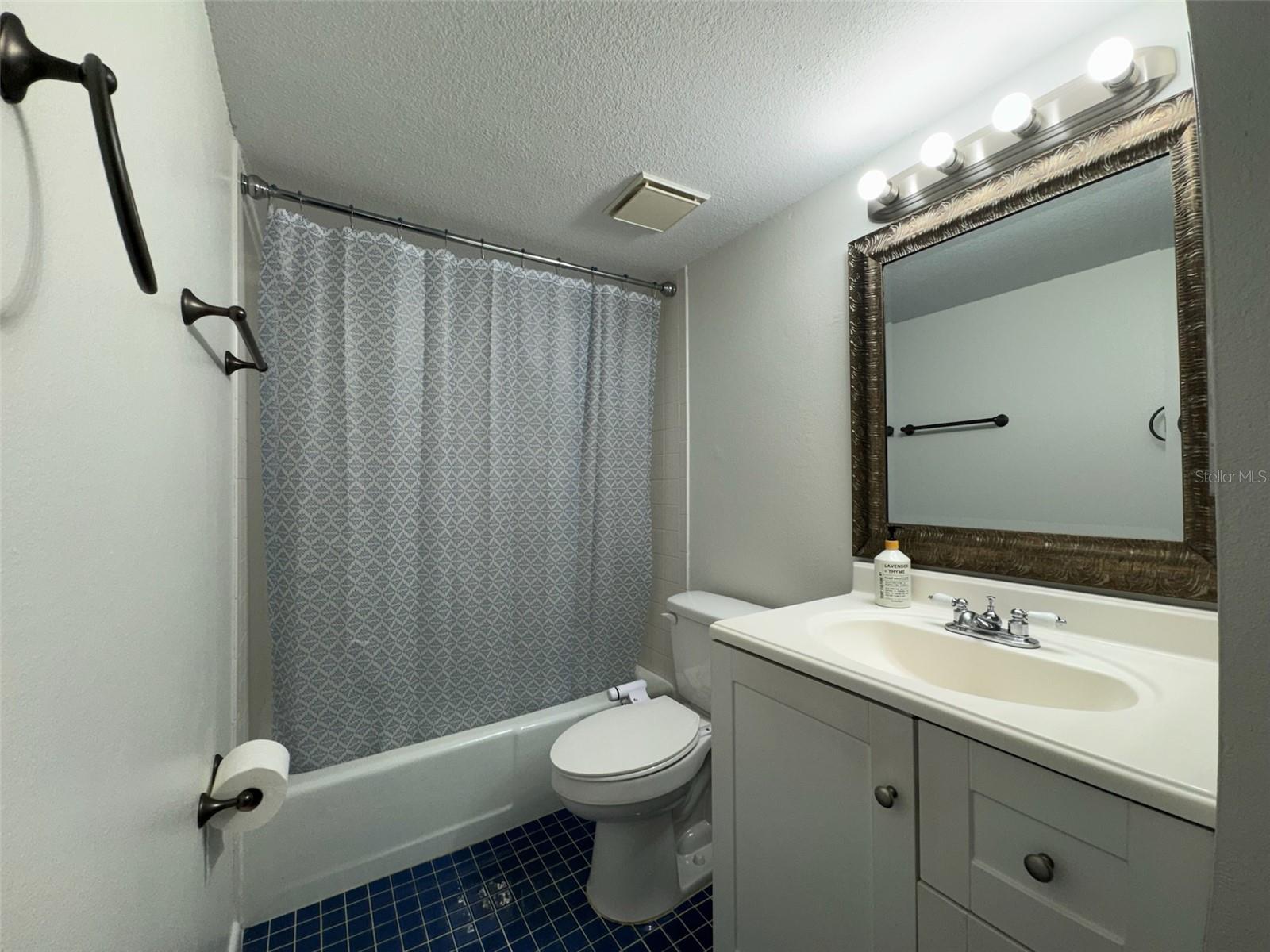 Image 14 of 15 For 568 Bahia Circle B
