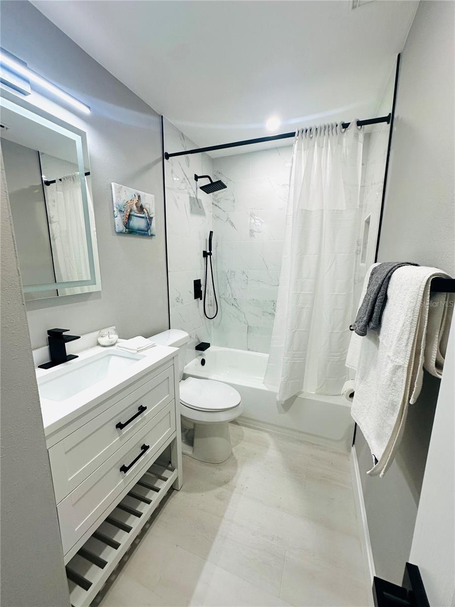 Image 3 of 9 For 2501 Harn Boulevard H24