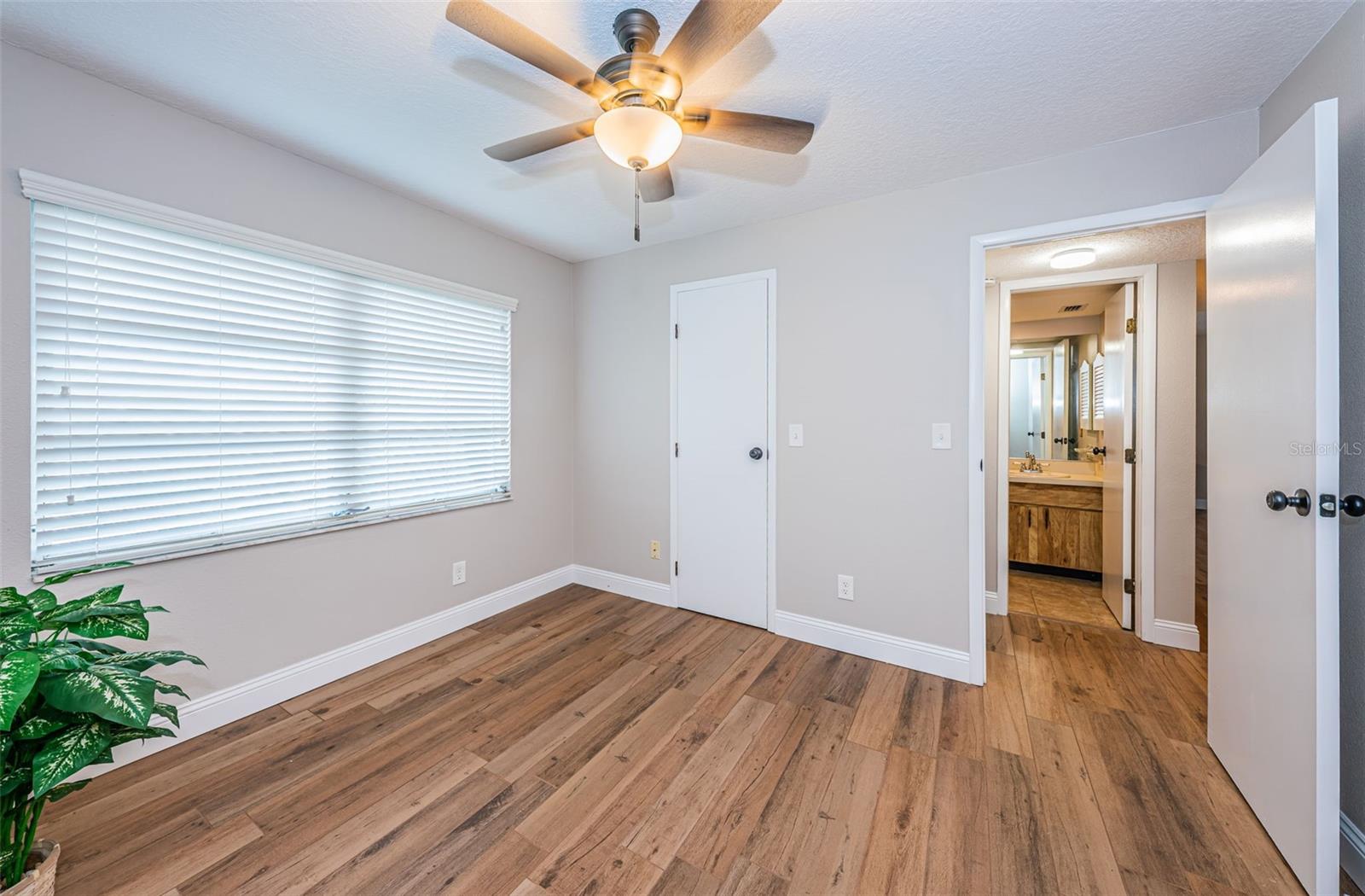 Image 36 of 67 For 5157 Silent Loop 301