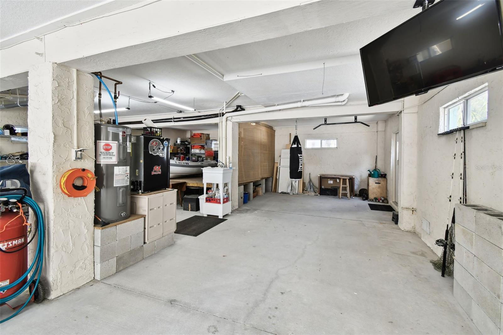 Listing photo id 23 for 616 2nd Street