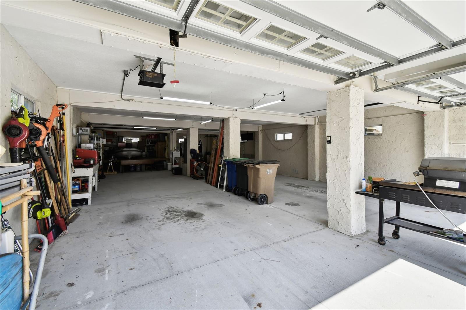 Listing photo id 27 for 616 2nd Street