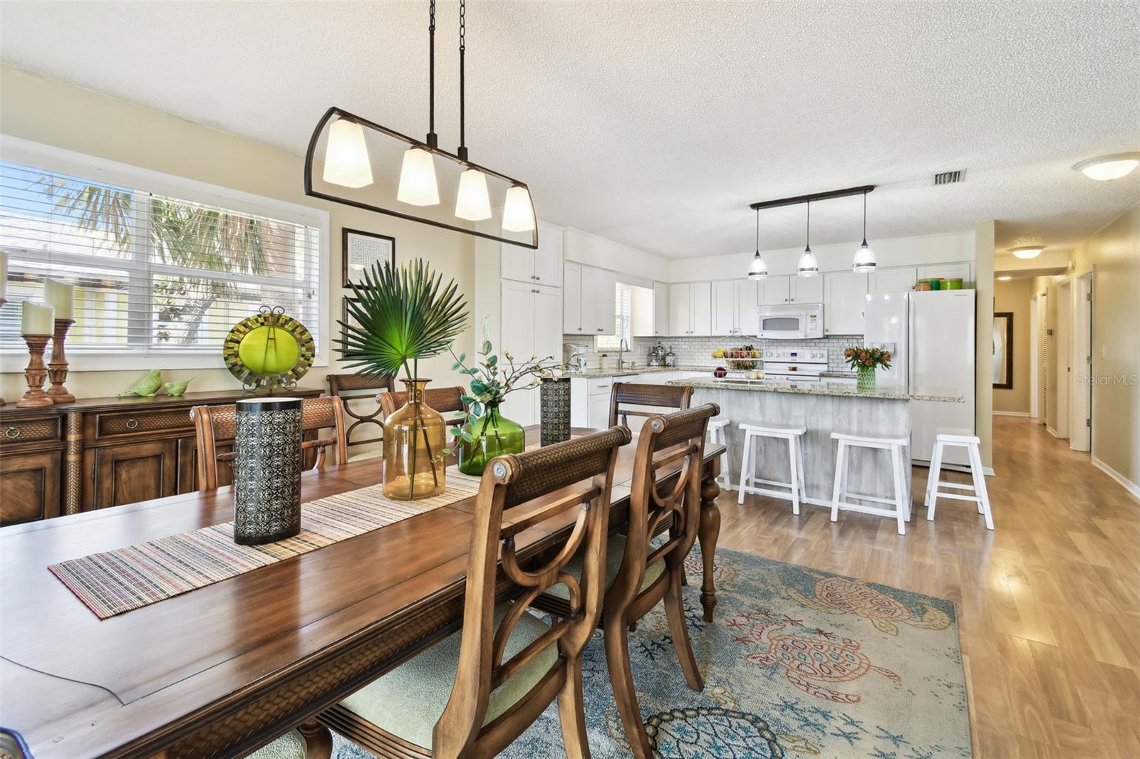Listing photo id 6 for 616 2nd Street