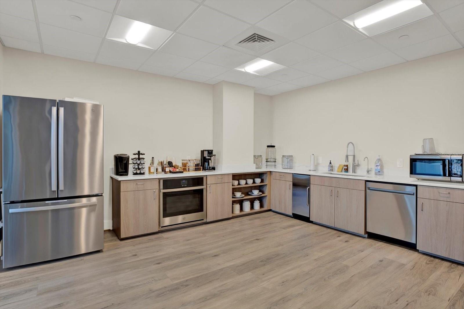 Image 38 of 39 For 920 Osceola Avenue 301
