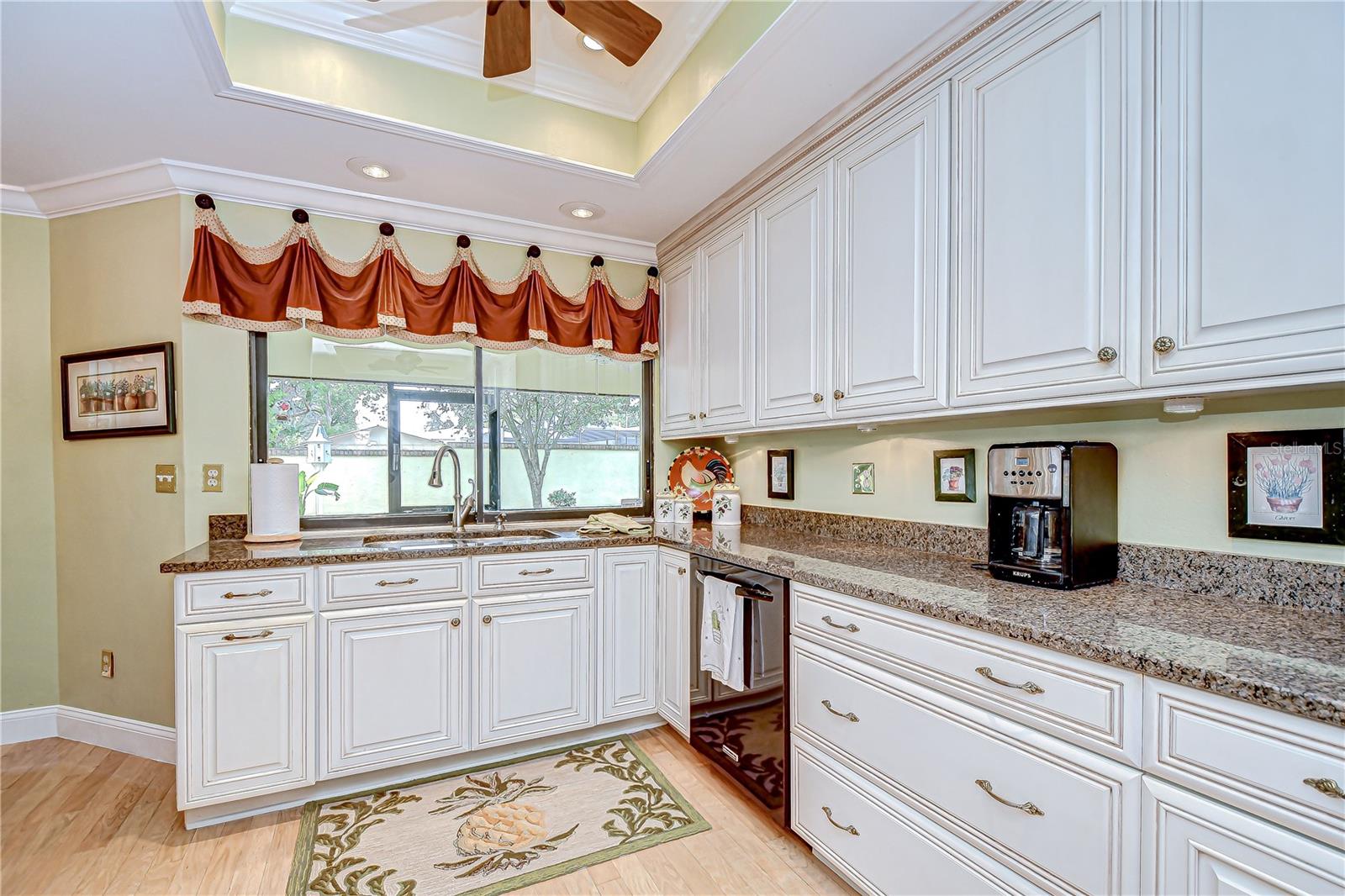 Image 11 of 45 For 124 Barrington Drive