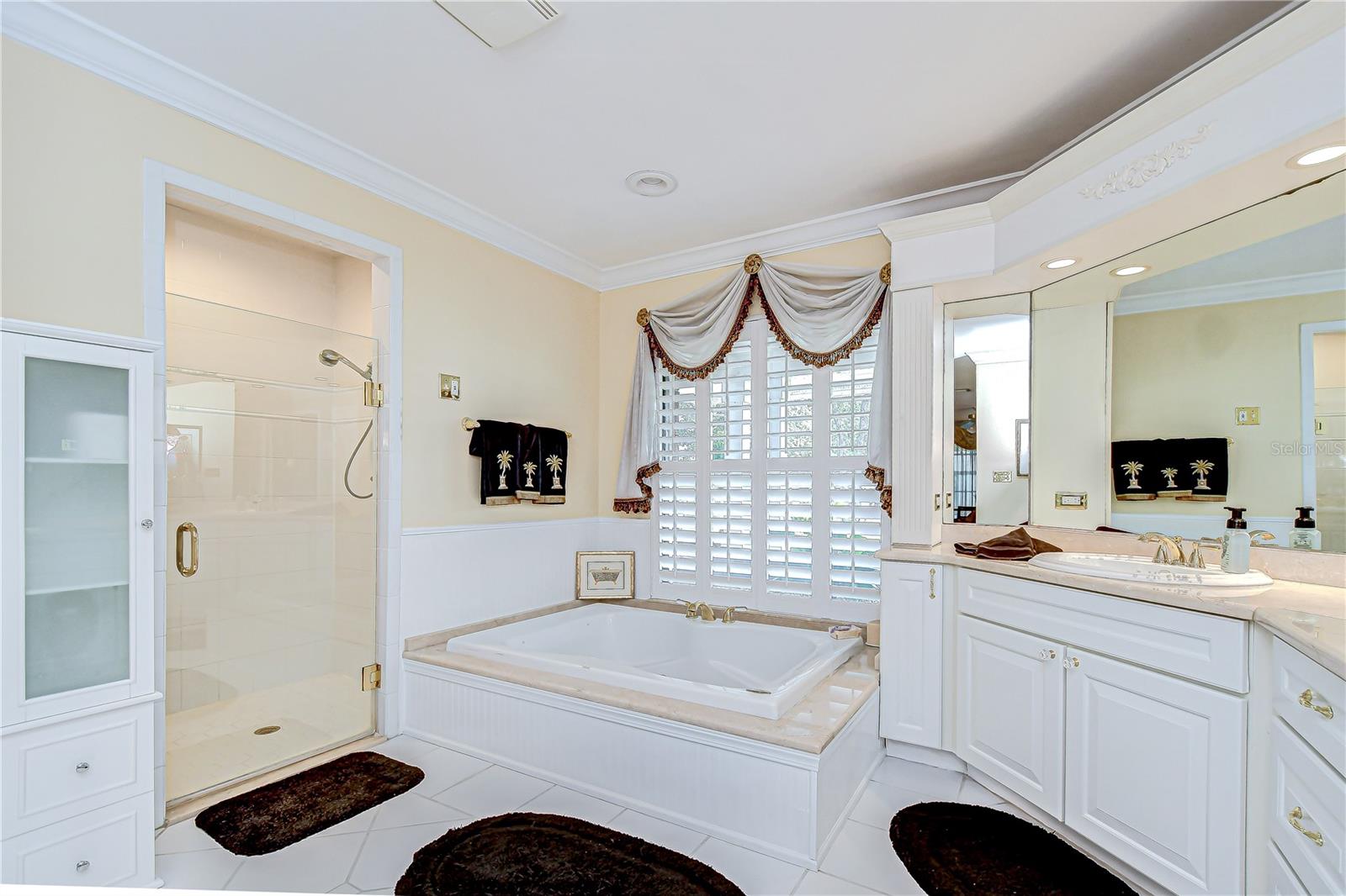 Image 22 of 45 For 124 Barrington Drive