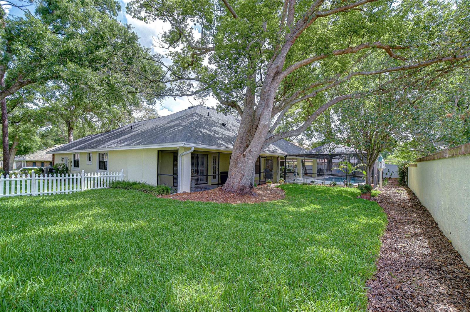 Image 4 of 45 For 124 Barrington Drive