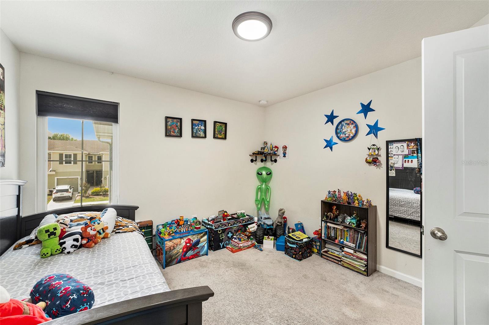 Listing photo id 13 for 2140 Laceflower Drive