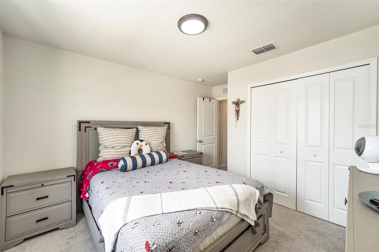 Listing photo id 15 for 2140 Laceflower Drive