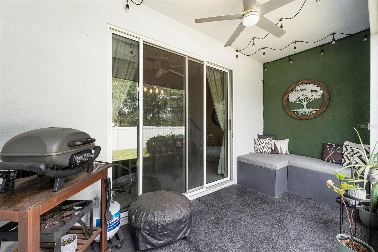 Listing photo id 17 for 2140 Laceflower Drive