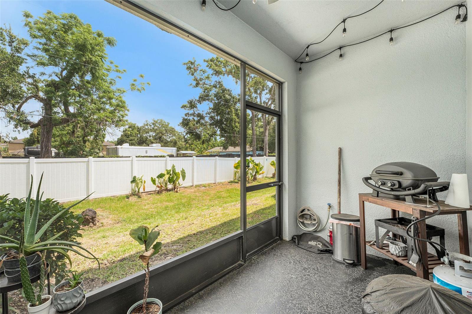 Listing photo id 18 for 2140 Laceflower Drive