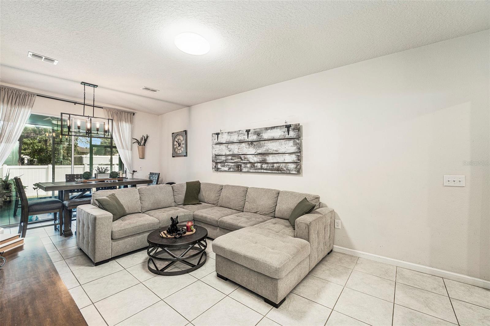 Listing photo id 2 for 2140 Laceflower Drive